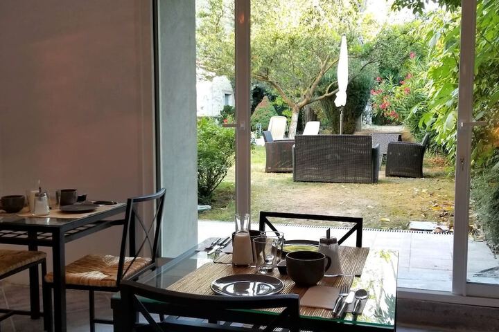 Dining 31 of 47