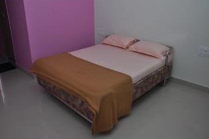 Room 4 of 5