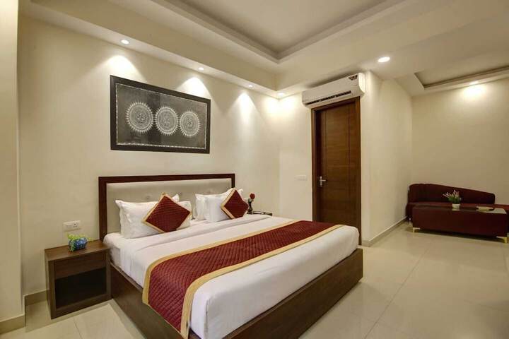 Room 8 of 21