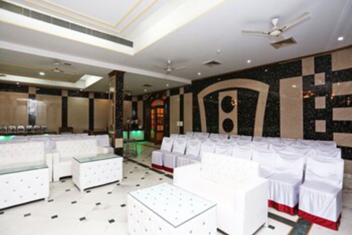 Ballroom/Hall 3 of 39