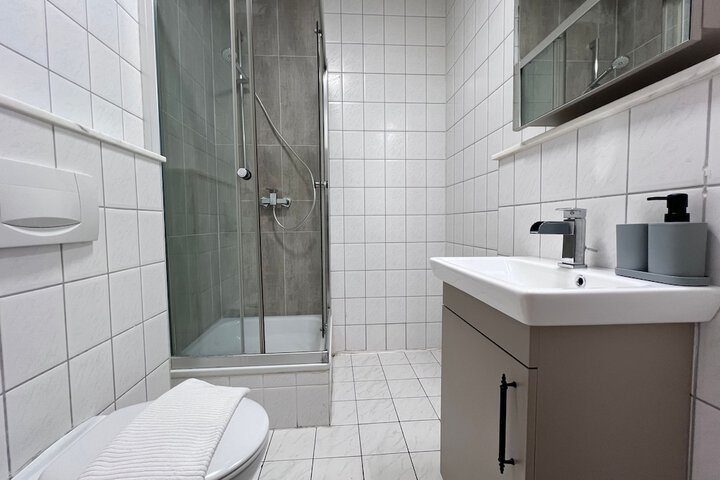 Room 15 of 28
