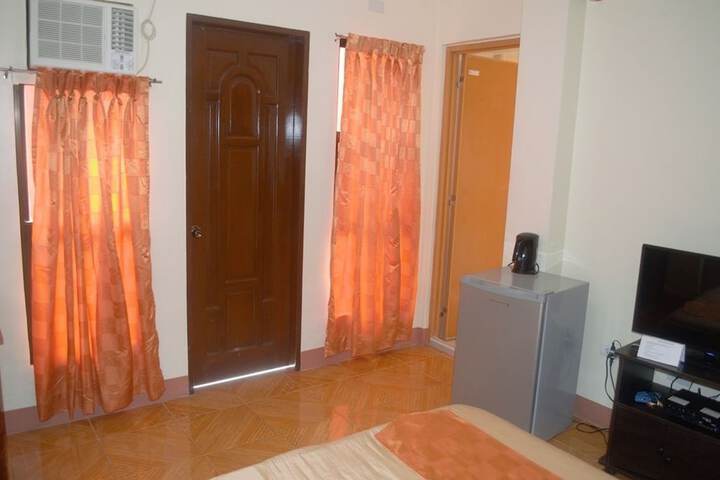 Room 6 of 79