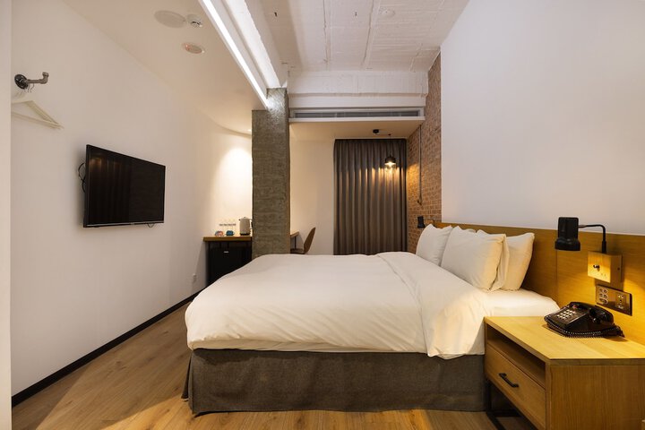 Room 25 of 151