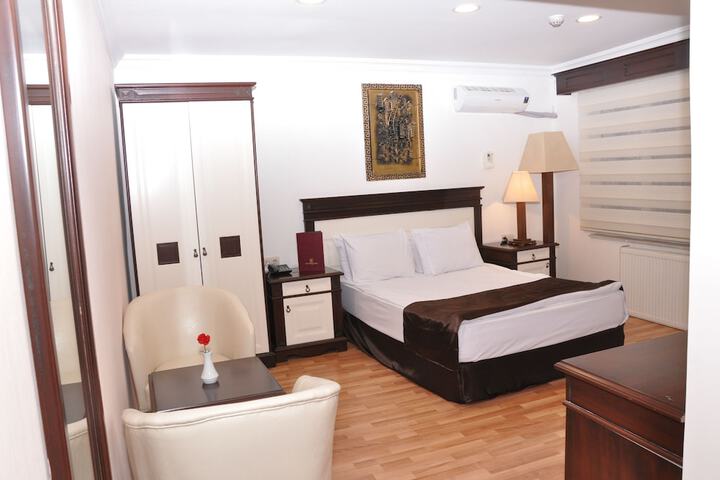 Room 10 of 91