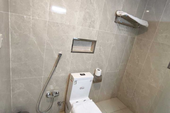 Room 15 of 25