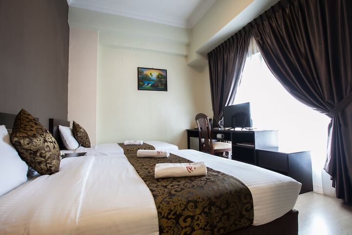 Room 4 of 38