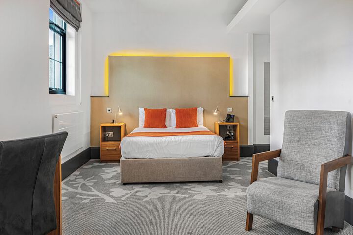 Room 40 of 106