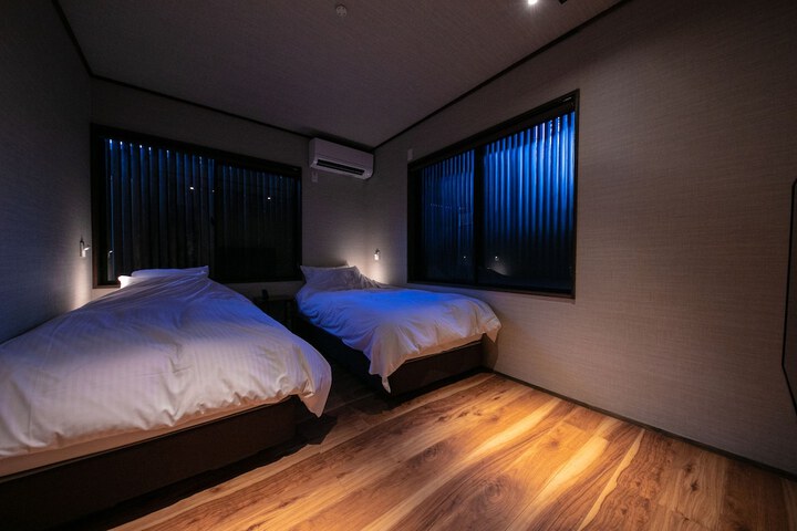 Room 4 of 29
