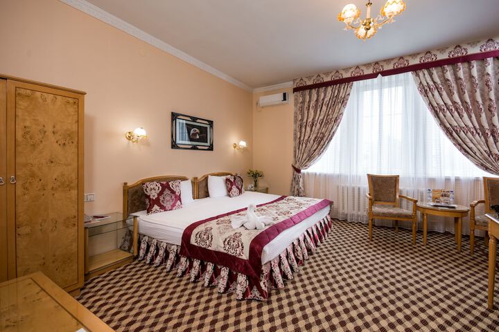 Room 10 of 92