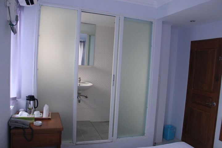 Room 13 of 39