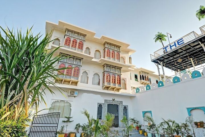 KHAKHRI HAVELI - a Boutique Hotel