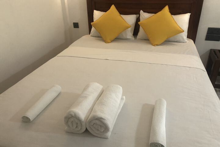 Room 12 of 12