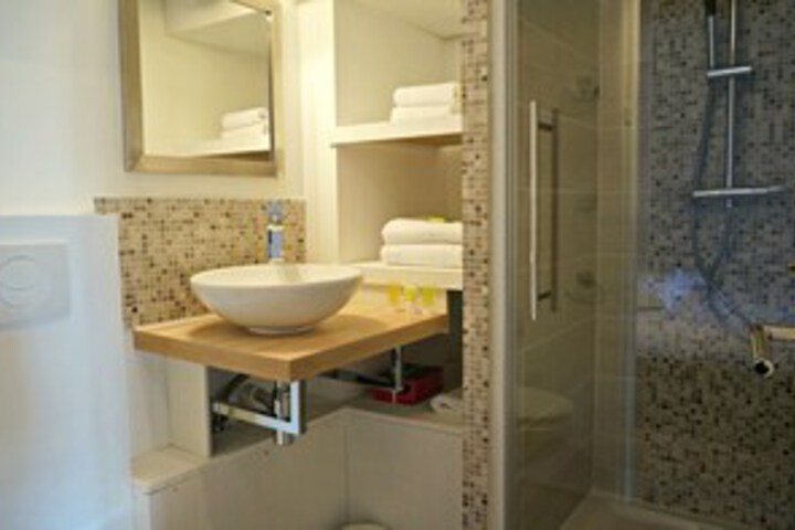 Room 2 of 18