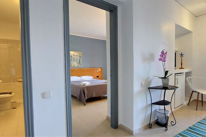 Room 21 of 52