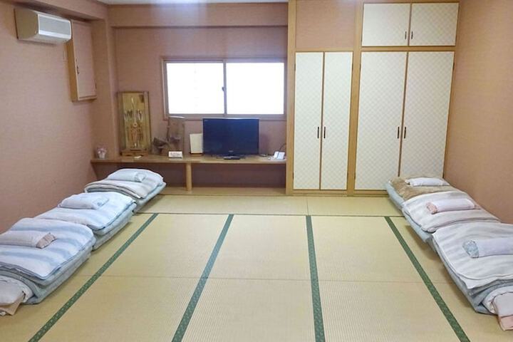 Room 28 of 66