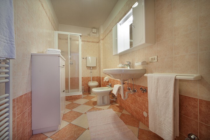 Room 20 of 28