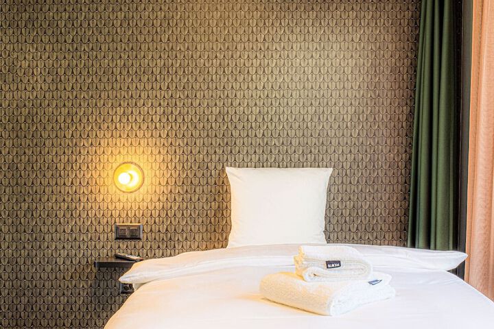 Room 10 of 49