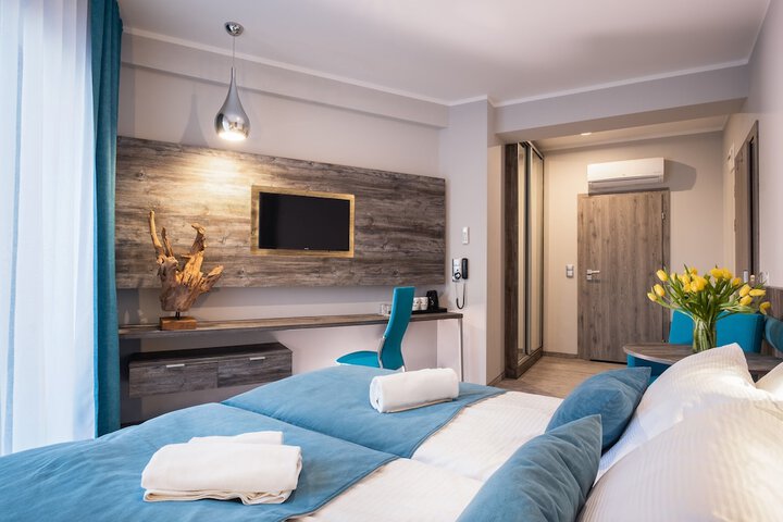 Room 16 of 127