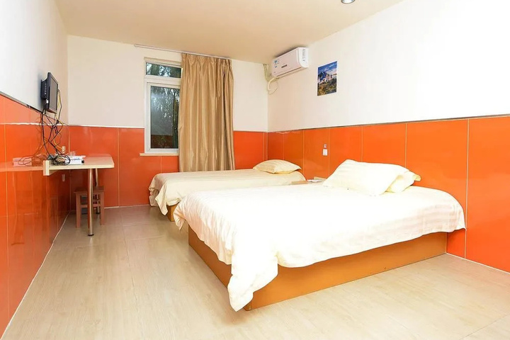 Room 3 of 8