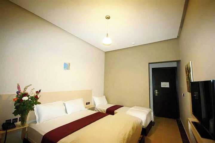 Room 35 of 78