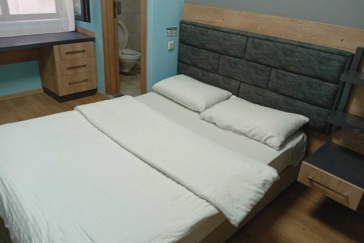 Room 13 of 24