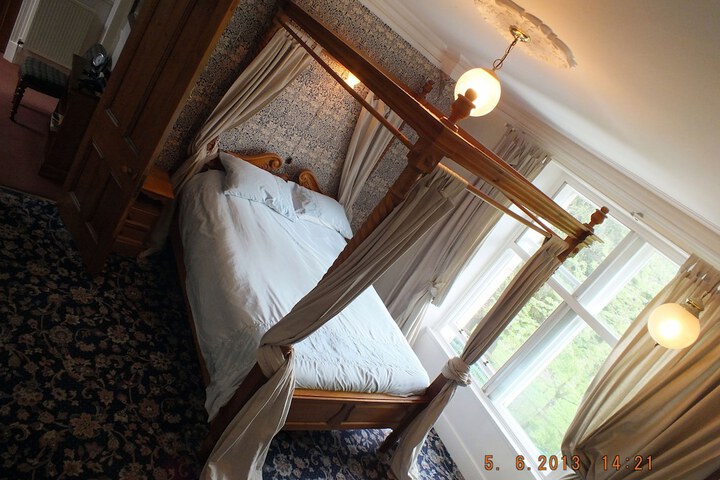 Room 7 of 20