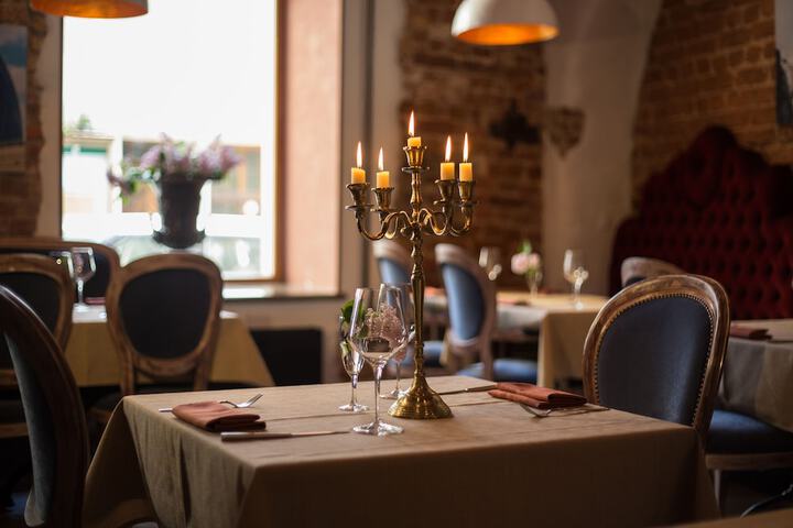 Dining 40 of 62