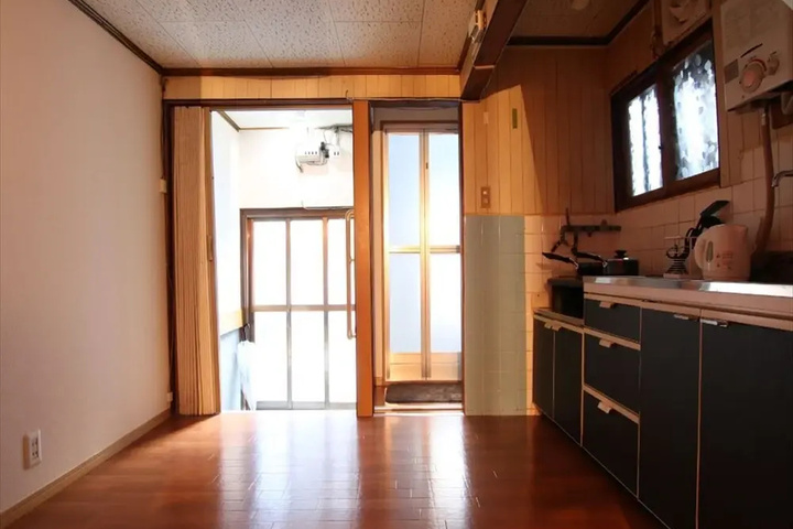 Room 4 of 14