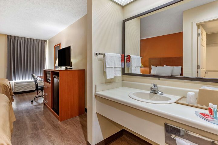 2 Double Beds (7 of 13)