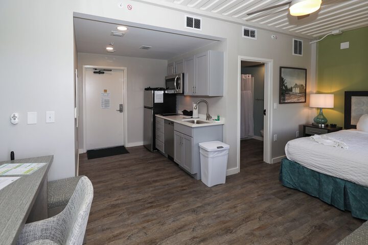 Room 6 of 39