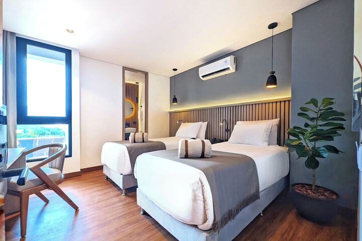 Room 14 of 32