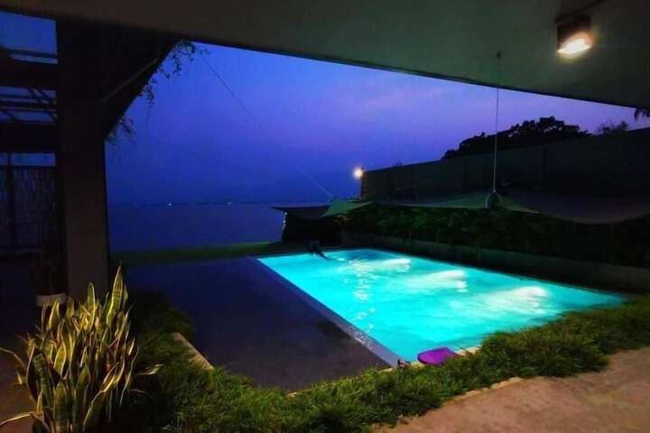 Pool 19 of 26