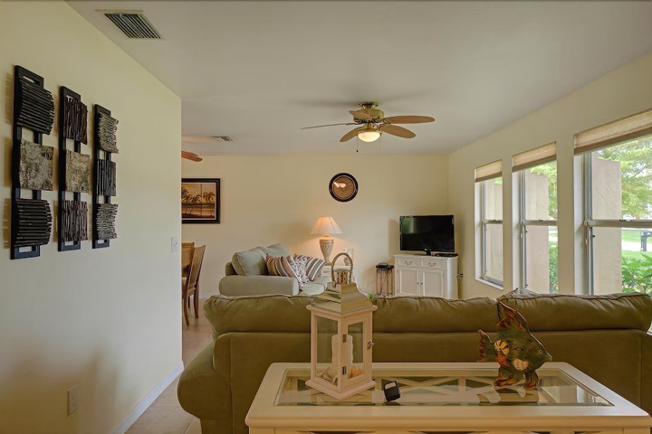 Room 2 of 17