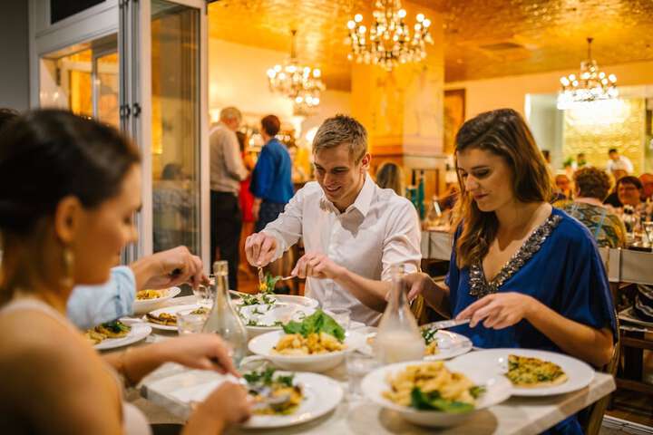 Dining 83 of 109