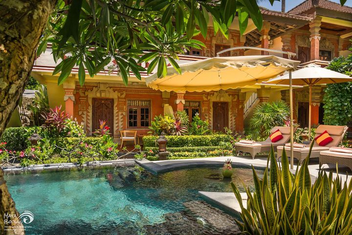 Pool Hotel