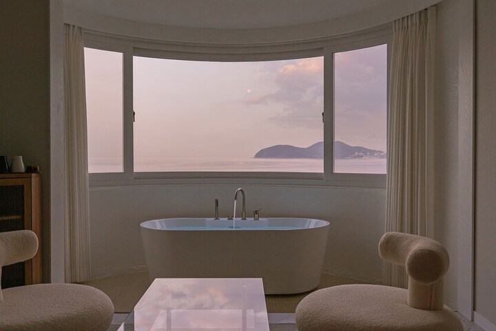 Room 26 of 41