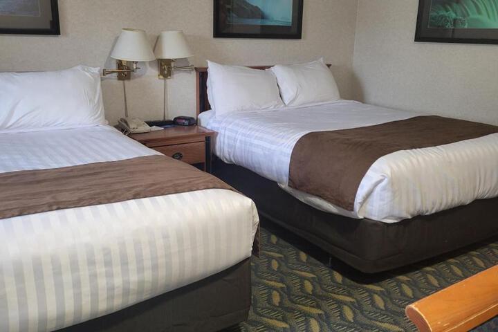 2 Double Beds (15 of 25)