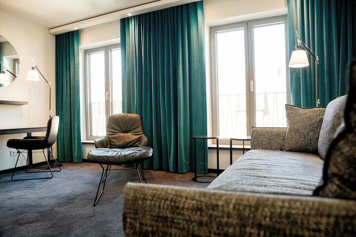 Room 3 of 42