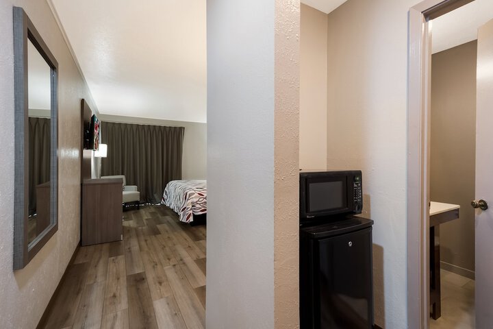 Room 11 of 34