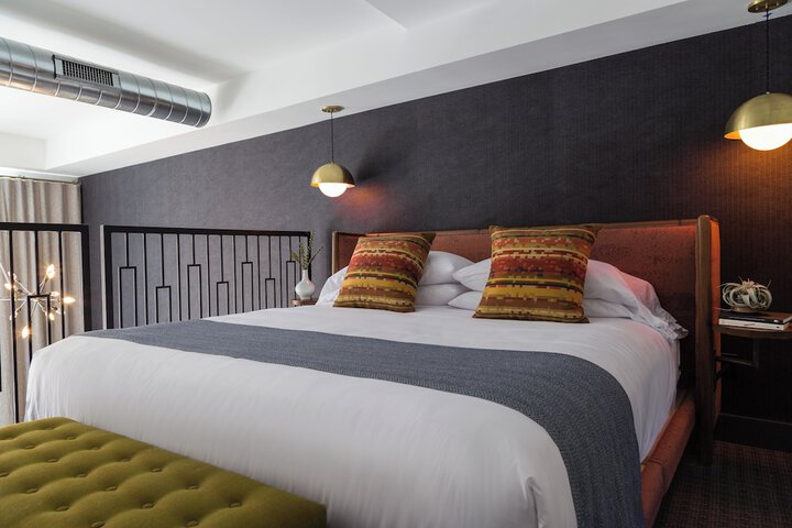 Room 37 of 65