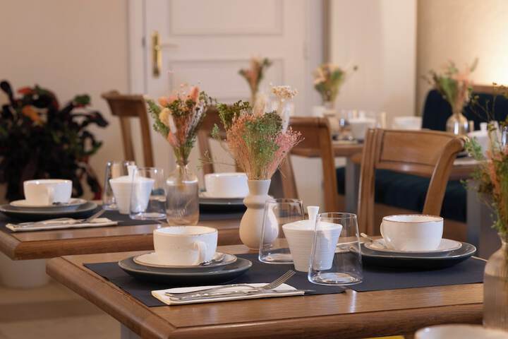 Dining 46 of 58