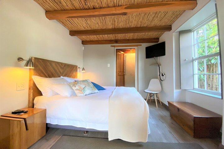 Room 26 of 152