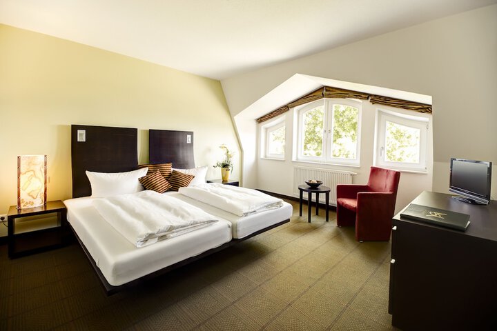 Room 5 of 7