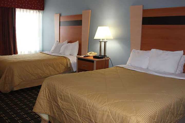 1 Queen Bed Superior Room (13 of 19)