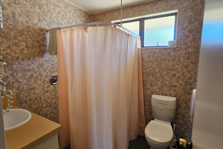 Room 32 of 45