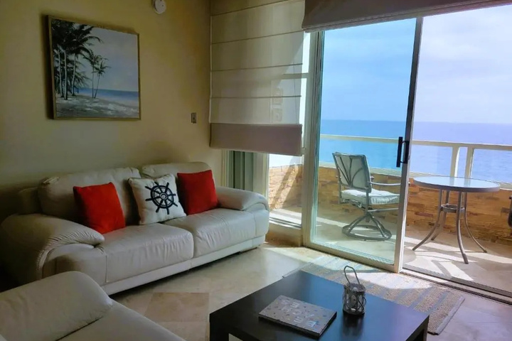 Room 2 of 17