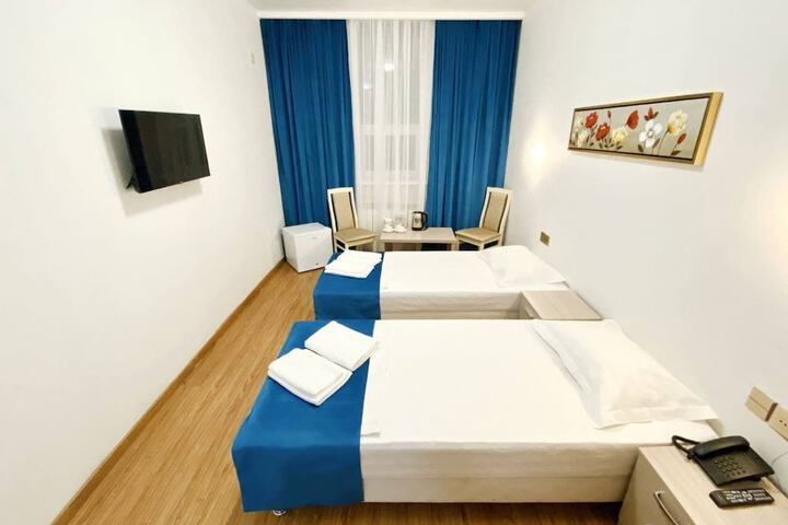Room 4 of 23