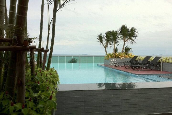 Hotel with Pool