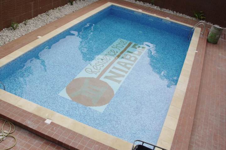 Pool 15 of 27