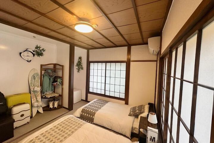 Room 8 of 40